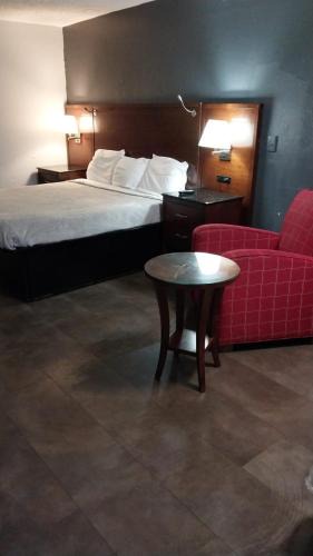 Tougaloo Apartment | 1BR 1B King Bed Apartment w Kitchen 223