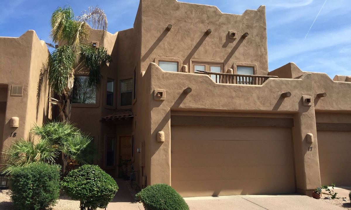 Red Mountain Ranch House | 2 master suites plus kitchenette in upper level of our townhome