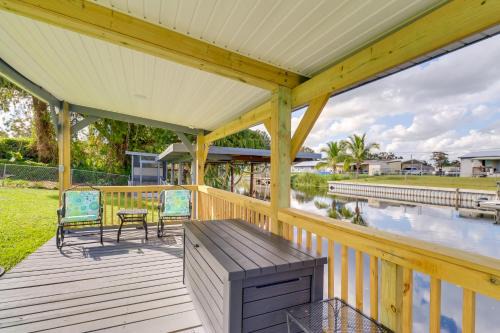 Taylor Creek House | 2 Mi to Lake Okeechobee: Waterfront Home w/Deck!
