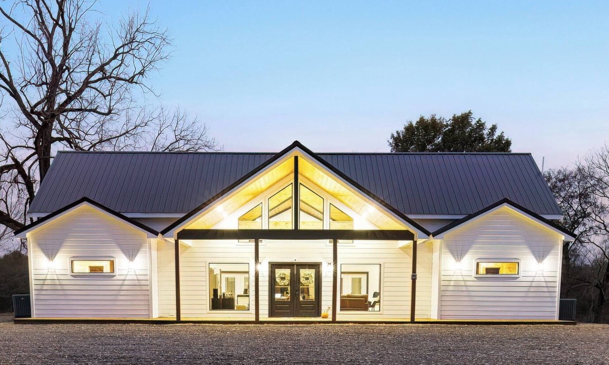 Golden Cabin | 2 Riverfront Cabins | Heated Pools | Sleeps 22