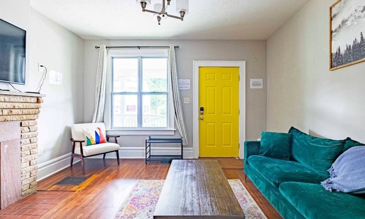 Glen Echo House | 2394 Indiana (SIDE) · Perfect For Groups & Families-5 Bedroom Cozy Home