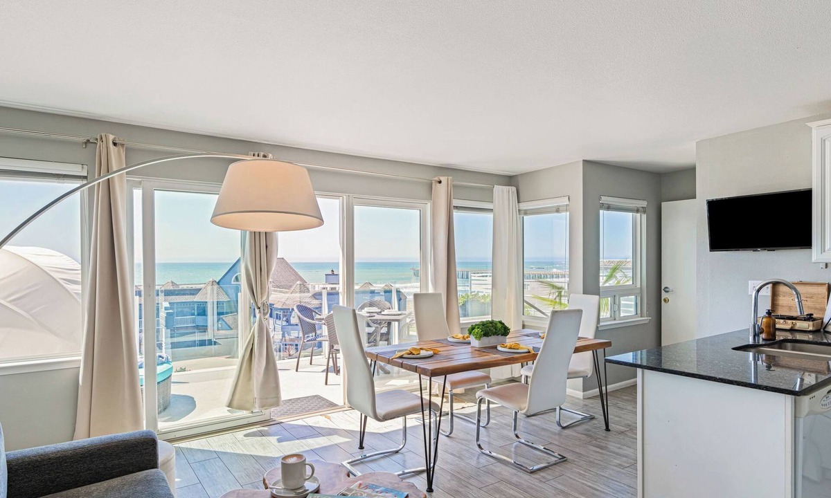 Cayucos Cottage | 4 Cayucos Bungalows Steps to Beach, Sleeps 16, Pet Friendly