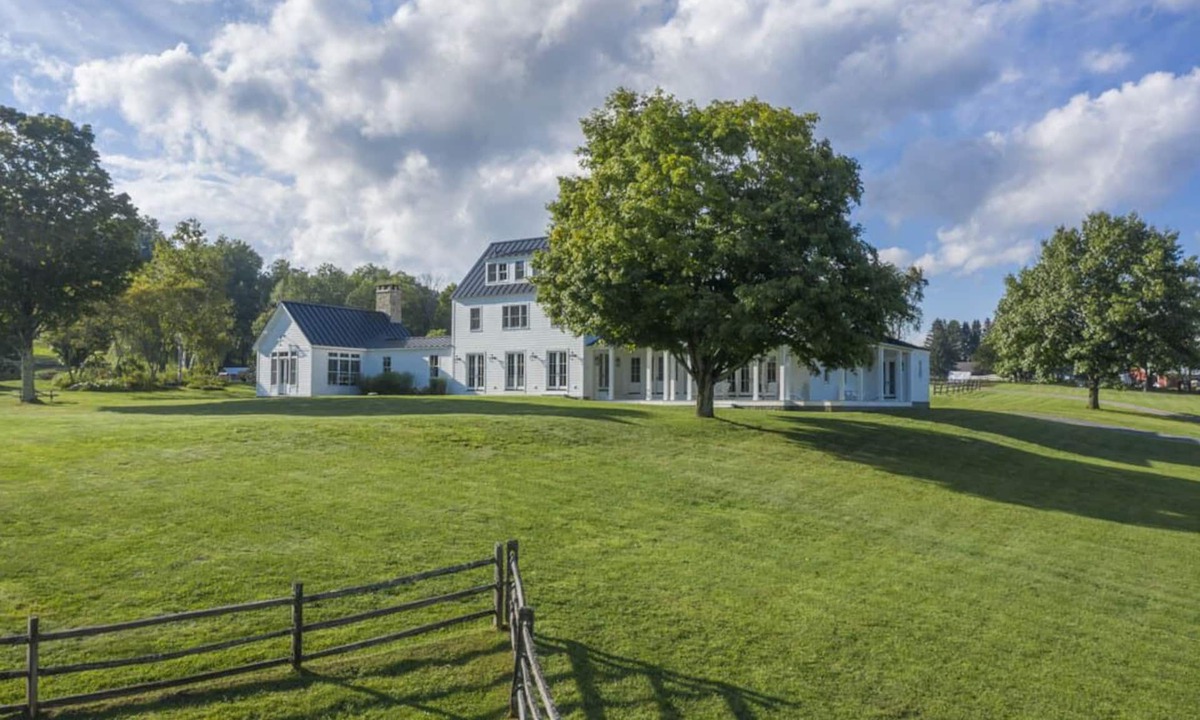 Hartland Four Corners House | 5 Star Accommodation Meets Farm Life #hartlandhillfarm
