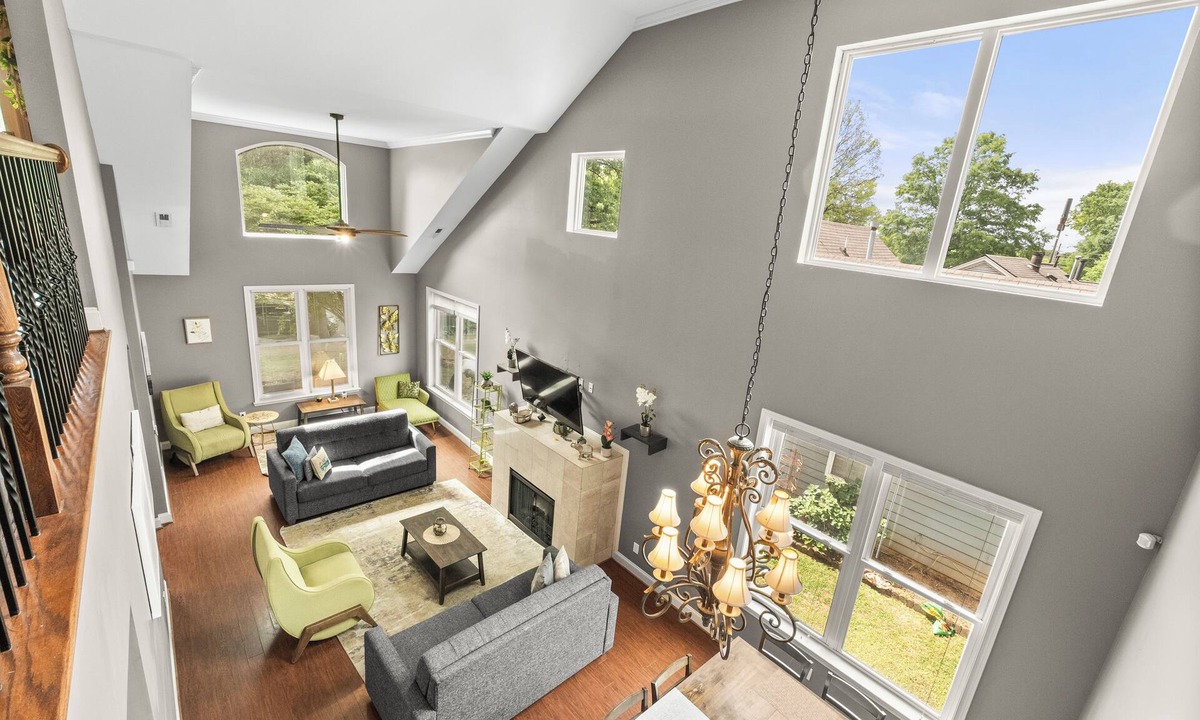 Biddleville House | 6bd 4bth, 9 beds - Uptown, Airport, Blume, Nascar HOF & BOA Stadium