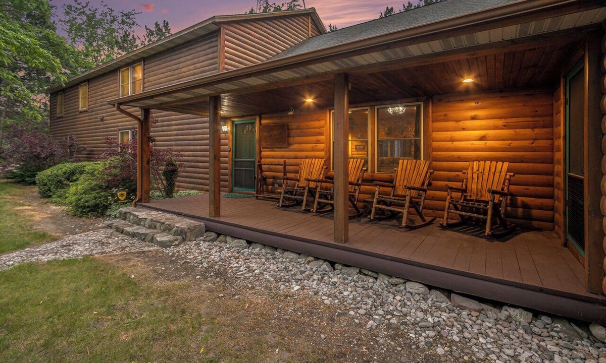 Oceana County Cabin | 90 Acre Lodge w/Pond | Foosball | Pool Table