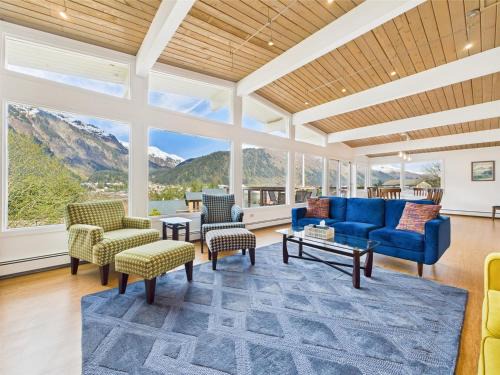 West Juneau House | Admirals View Panoramic Views, Family Friendly