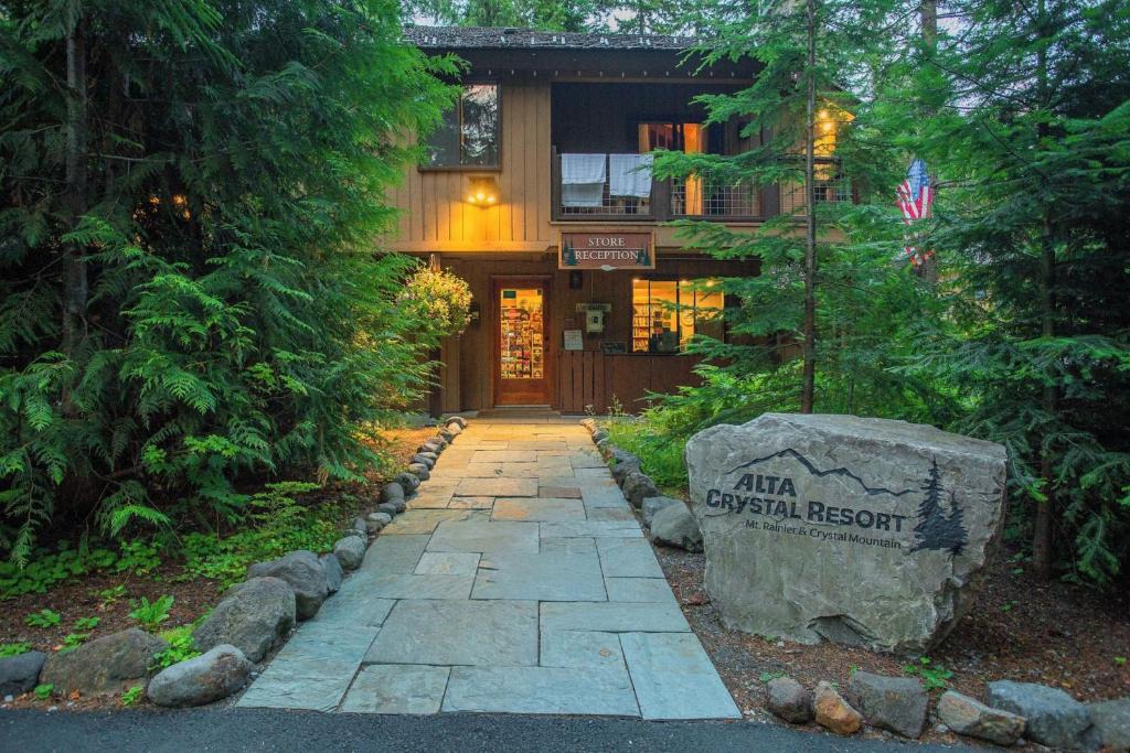 Enumclaw Hotel | Alta Crystal Resort