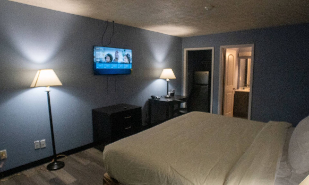 Plainfield Hotel | Ashley Motel
