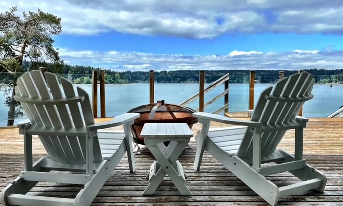 Burley Cottage | Beachfront Bliss: Your Private Escape on Vashon Island
