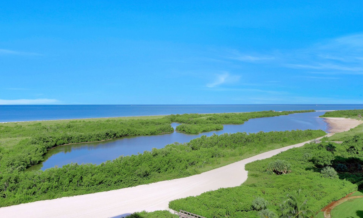 Marco Island Condo | Beachfront two bedroom condominium with spectacular views