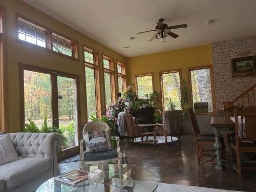Pine City Bed & Breakfast | Bed and breakfast suite at the Wooded Retreat