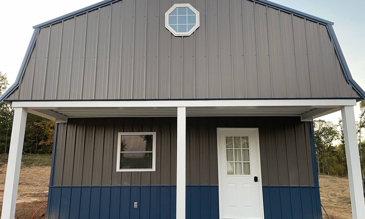 Warrensburg Cabin | Blue Cabin in the woods close to Whiteman AF Base and Univ. of Central Missouri