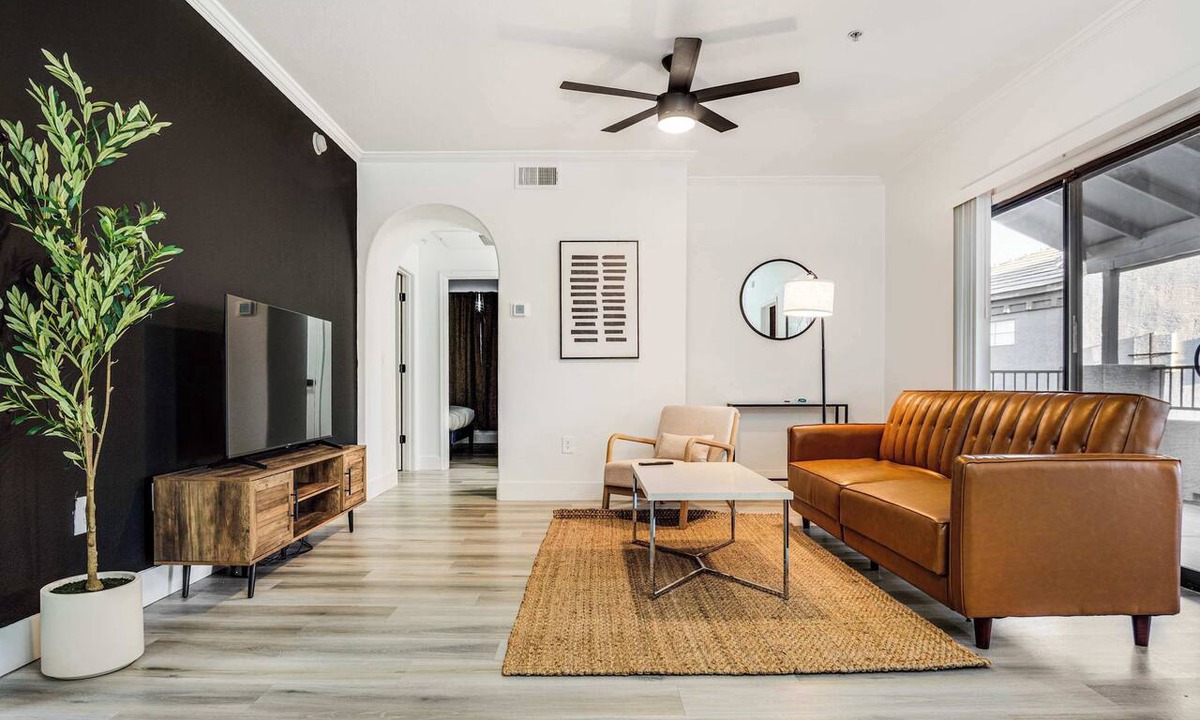 Glendale Sports and Entertainment District Apartment | Boulevard Stays 2BR by Stadium Pool, Parking, Gym 05