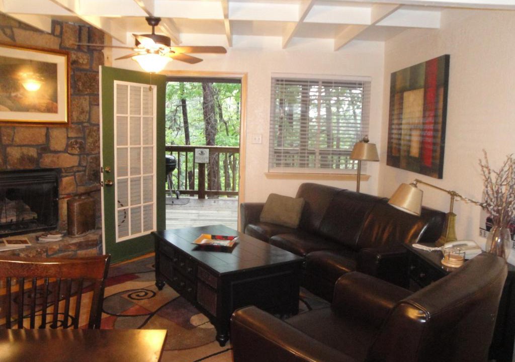 Mount Ida House | C6 - Mountain Harbor Forest View Lodge cottage