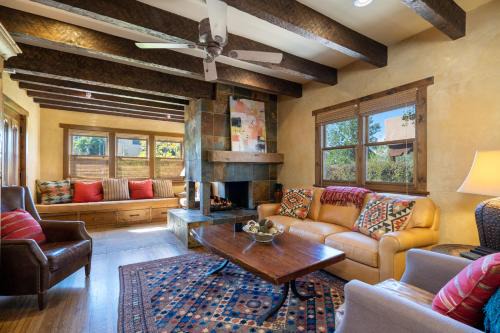 South Capitol House | Casa Mapache
