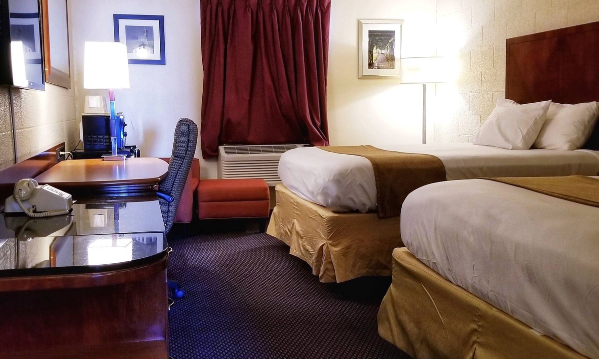 Cavalier Hotel | Cedar Inn