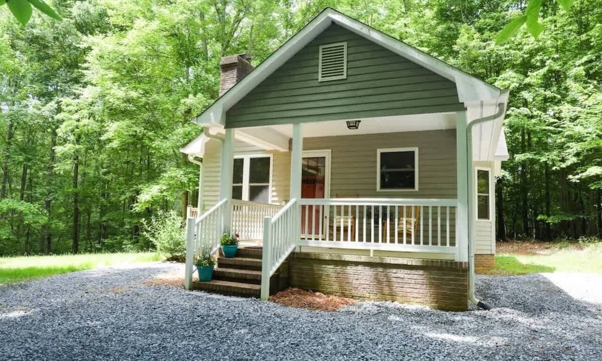 Peters Creek Cottage | Cedar Run Cottage - secluded romantic getaway, by Buffalo Mountain Getaway