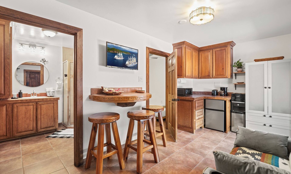 West Old Town Apartment | Charming 1-bedroom casita with AC in Old Town Albuquerque