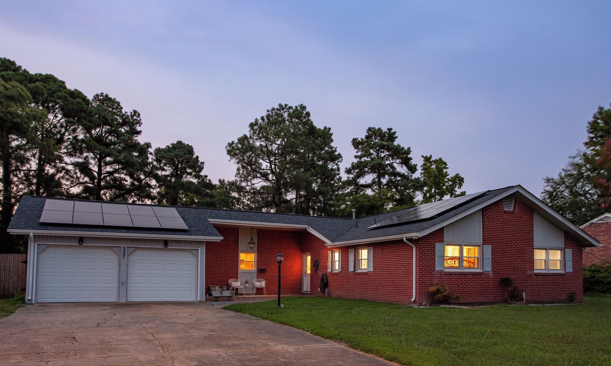 Hampton House | Charming 3-Bedroom Home with Private In-Ground Pool Oasis in Hampton, VA