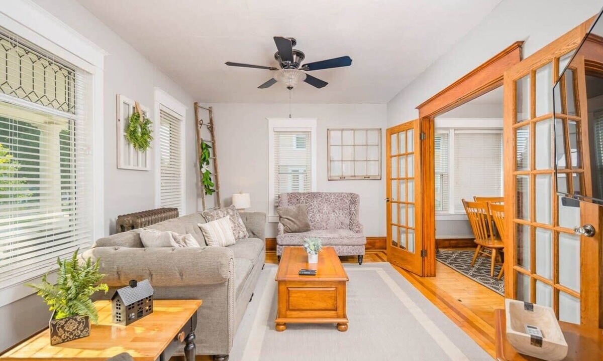 Appleton House | Charming Downtown Home w/Modern Kitchen