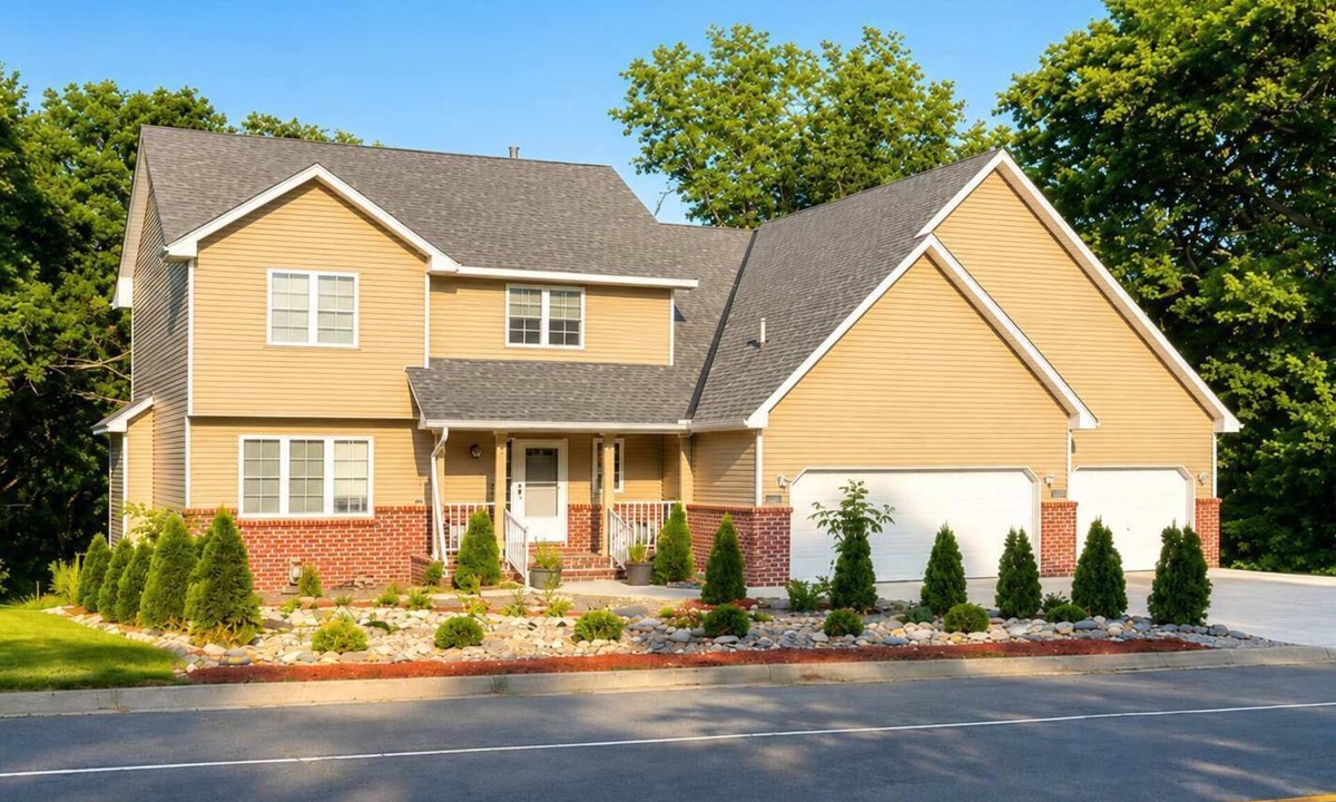 North Saint Paul Apartment | ‼️Chic Basement Getaway w/AC & Fire Pit