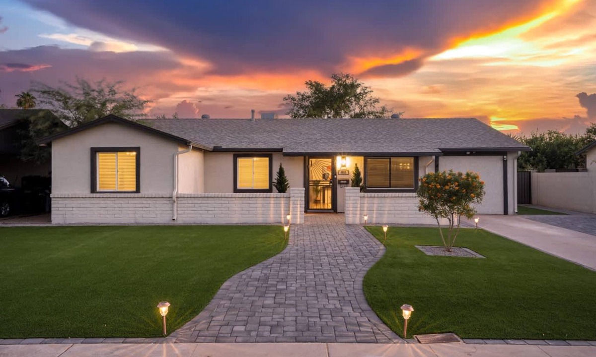 Paradise Valley Oasis House | Chic Home With Backyard Oasis Pool Game Room