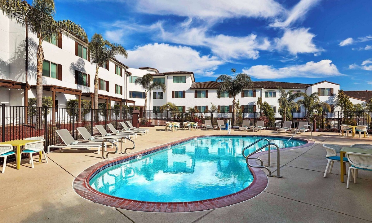Pismo Beach Hotel | Classic Deluxe King Room | Patio, Free Parking, 3 mi to Oceano Dunes Pole 2