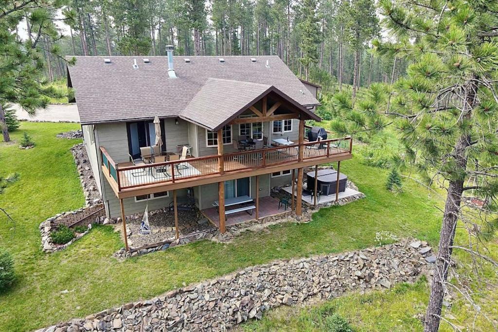 Benchmark House | Cliffview Cabin