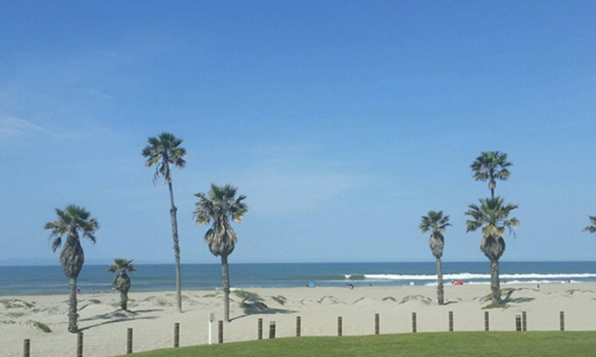 Oxnard House | Coastal Home - 5 Bedrooms Perfect Beach Getaway
