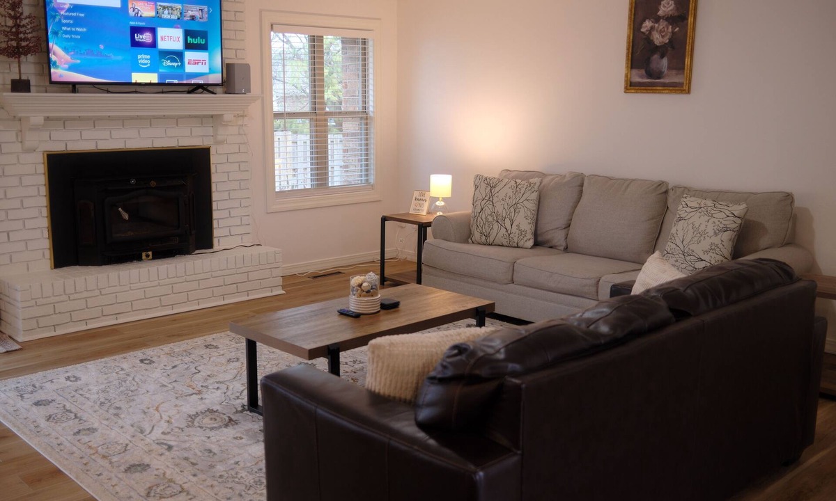 Springfield House | Comfortable Home Near CoxHealth & MSU - Fenced Yard