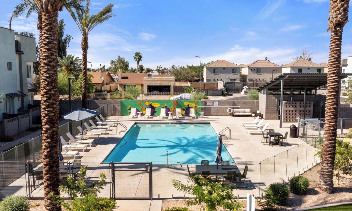 Villa De Paz House | Copper Sky Townhome - Pool & Gym