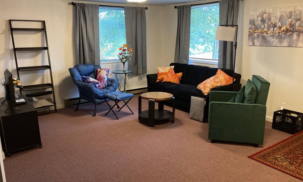 Aberdeen Condo | Cosmopolis in Forest Hills area. Next to Aberdeen/Hoquiam.