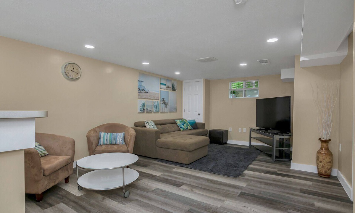 Andover Apartment | Cozy Corner - 1 Bedroom Apt. in Beautiful Andover!