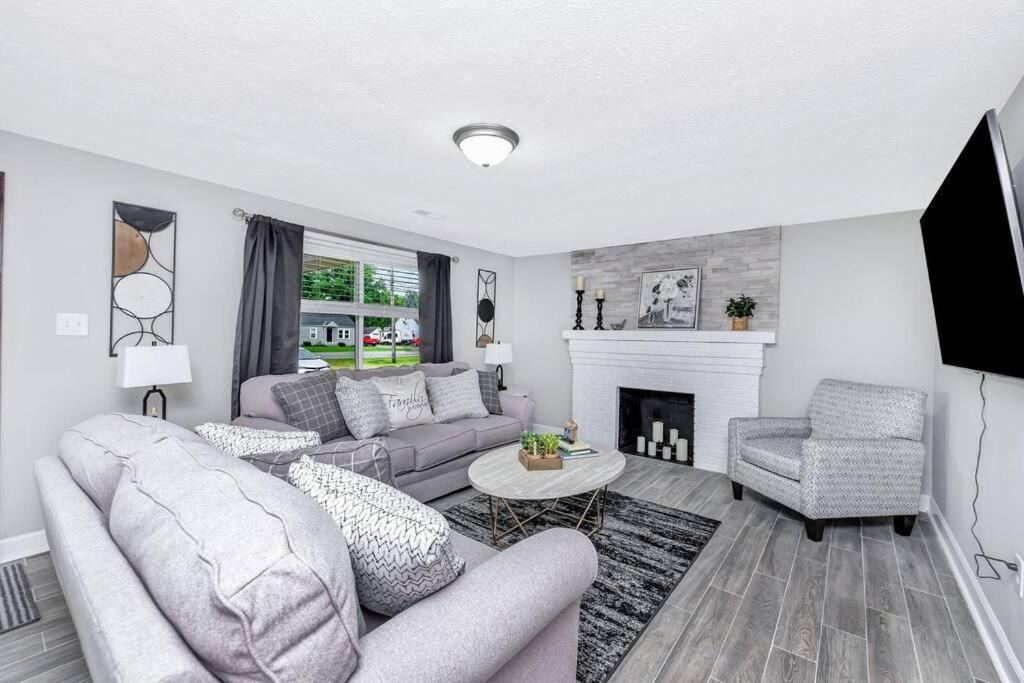 Mason House | Cozy*Stylish*updated Ranch home Near kings island