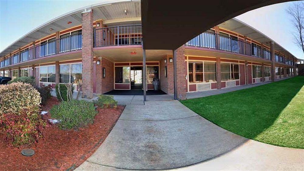 Benton Hotel | Days Inn by Wyndham Benton