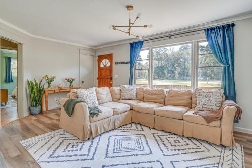 Myrtle Grove House | Deck & Spacious Yard! Wilmington Gem on Half-Acre