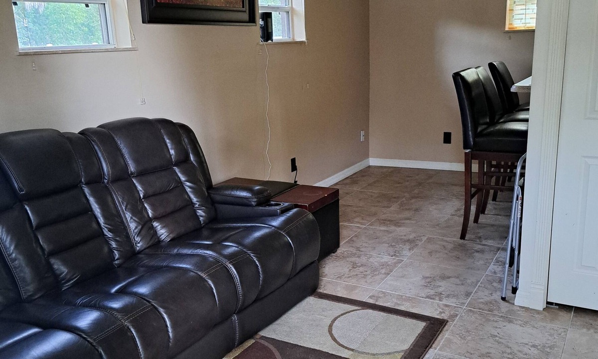 Naples Cottage | Delightful 1-bedroom cottage with AC in charming Naples