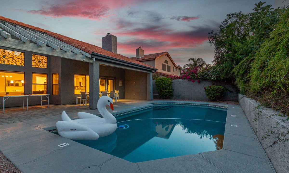 Paradise Park Vista House | Desert Delight - Pool Heat Available-Mins to WM TPC