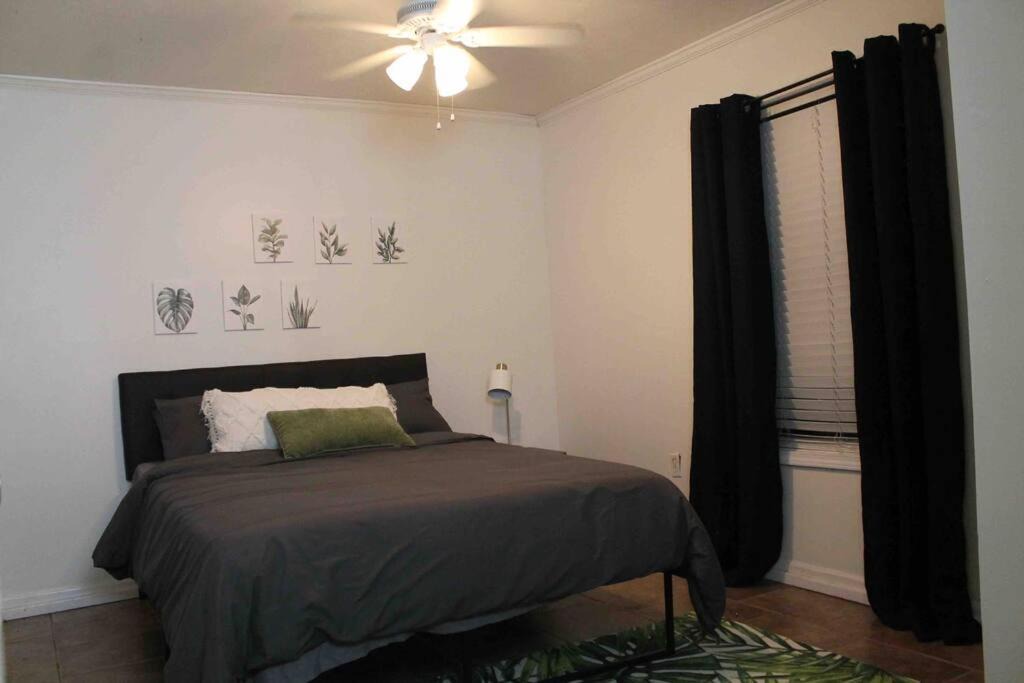 Fondren Apartment | Discounted Cozy Home with Modern Amenities
