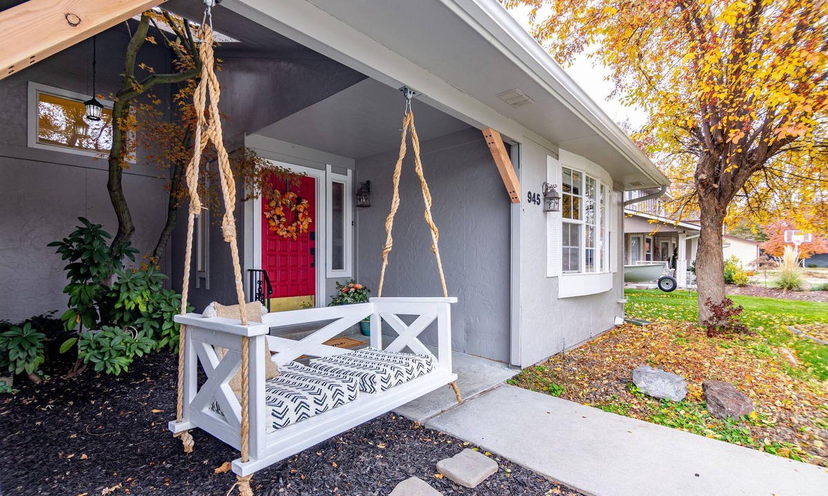 Eagle House | Eagle Hills-Golf Course, Large, Family Home