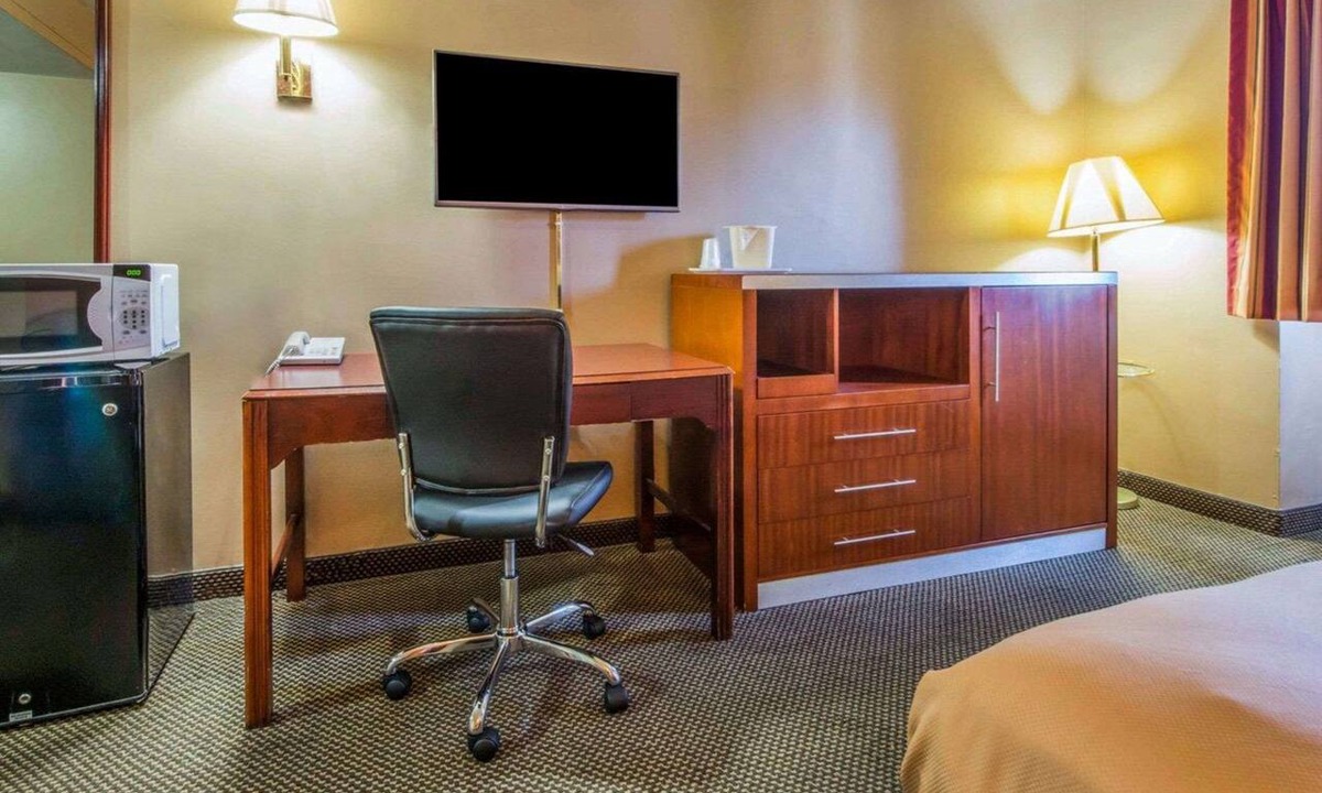 Hermitage Hotel | Econo Lodge Hermitage South