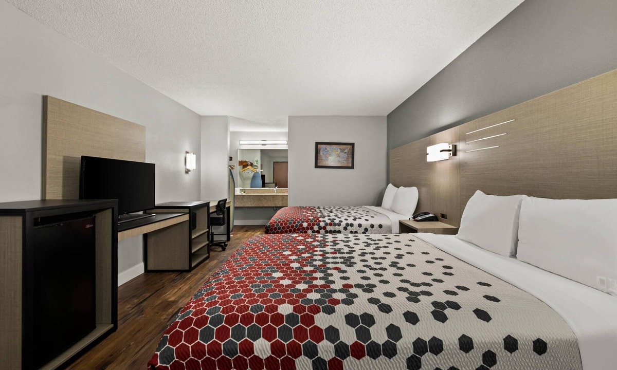 Dumbarton Hotel | Econo Lodge