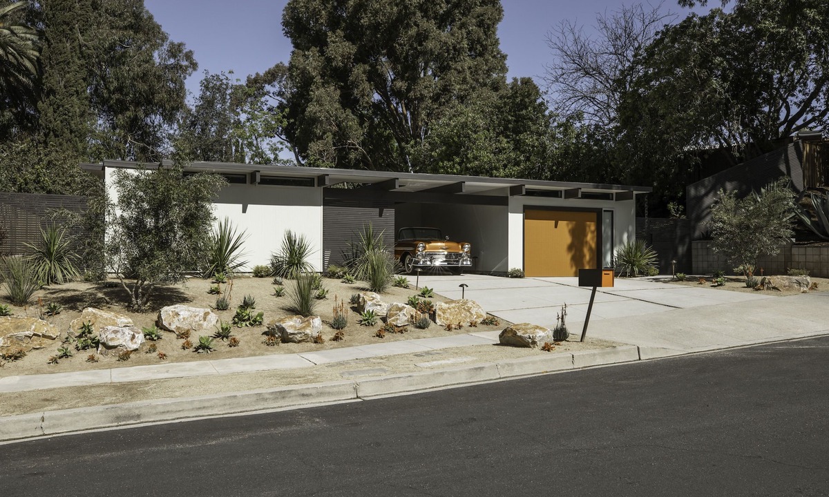 Thousand Oaks House | Eichler Orange - Mid Century Modern