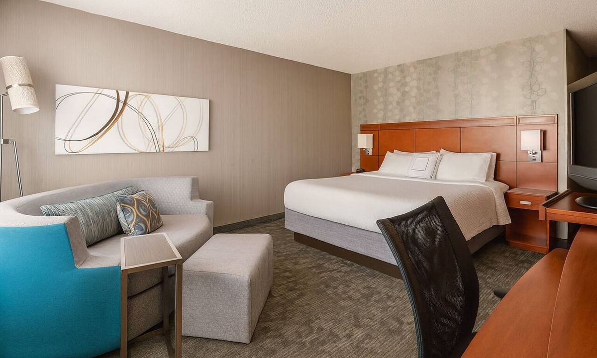 Camarillo Hotel | Enjoy a Hassle-Free Stay! Pet-Friendly, Close to Camarillo Ranch House
