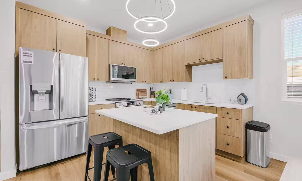 Gresham House | Evergreen Home - King Bed · Office Room · Near PDX