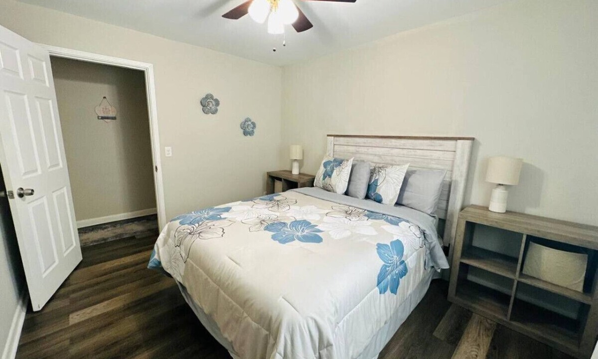 Reading Apartment | Executive Furnished 2BR Near Blue Ash & Downtown Cincinnati