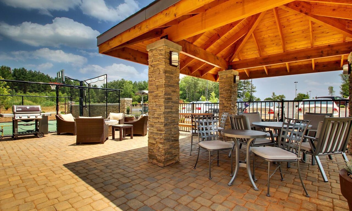Rock Hill Condo | Free Breakfast Buffet. Indoor Pool. Close to Winthrop University!