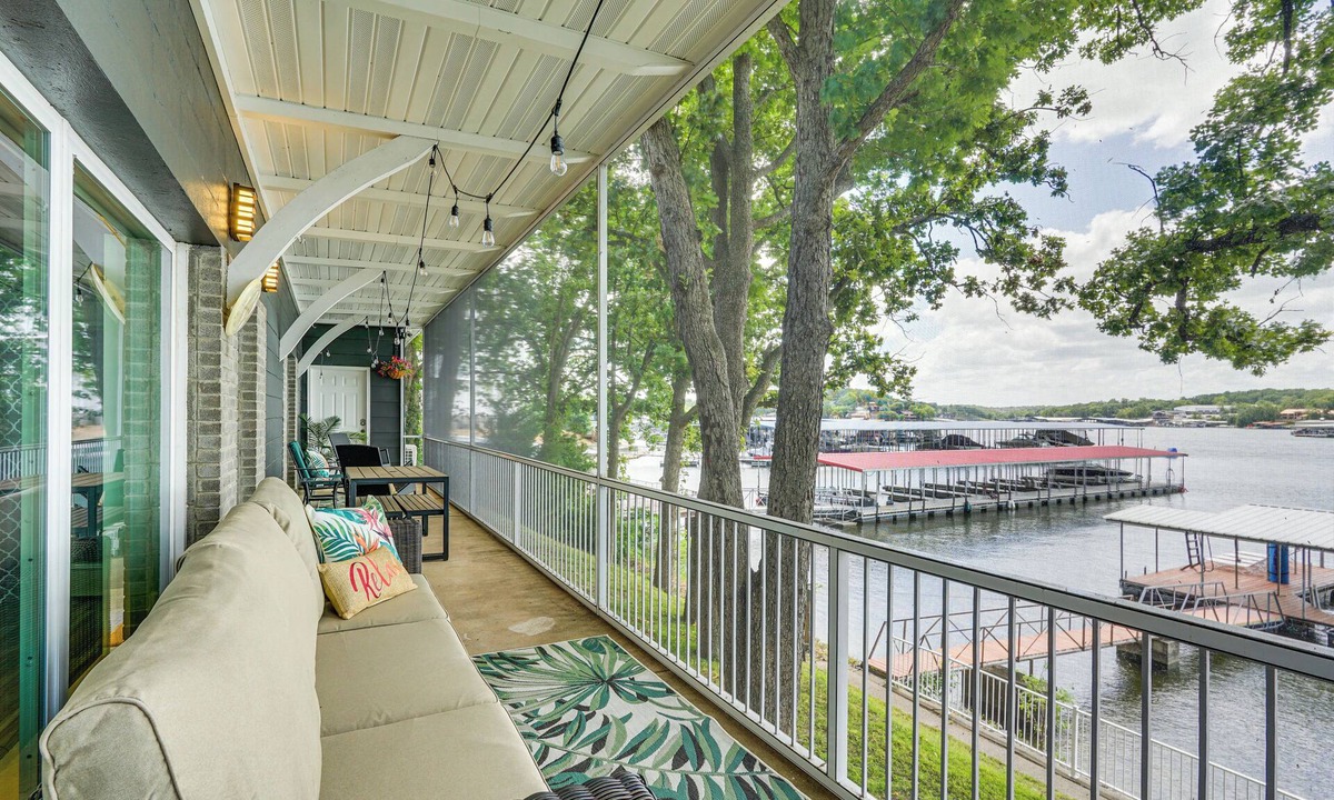 Osage Beach Cottage | Game Room & Dock: Waterfront Osage Beach Home!
