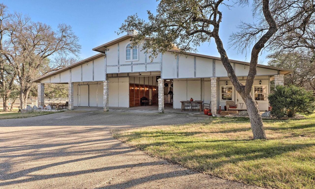 Georgetown Apartment | Georgetown Barn Studio on > 7 Acres: Pet Friendly!