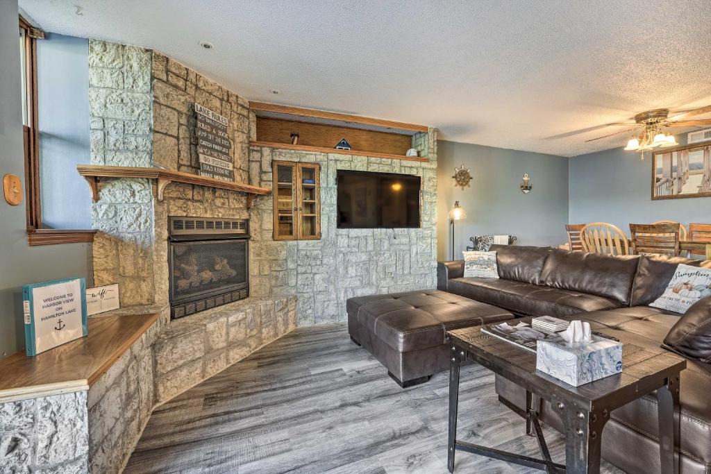 Hamilton Apartment | Hamilton Lakefront Retreat Central Location!